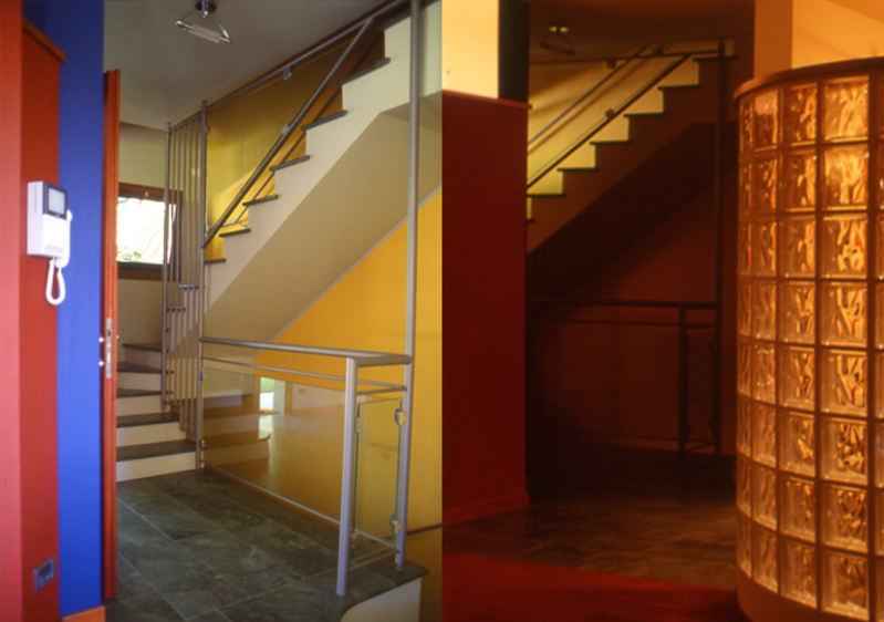 Scala verso la zona al piano primo / Stairs to the sleeping area on the first floor